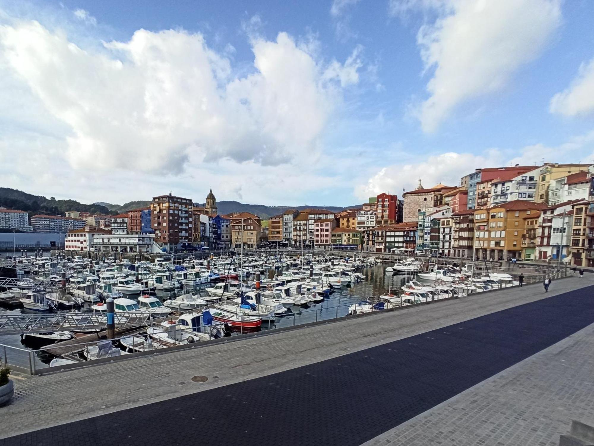 Apartamento Patxike Con Plaza De Garaje Apartment Bermeo Room photo